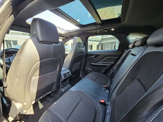 Jaguar F-Pace view 12