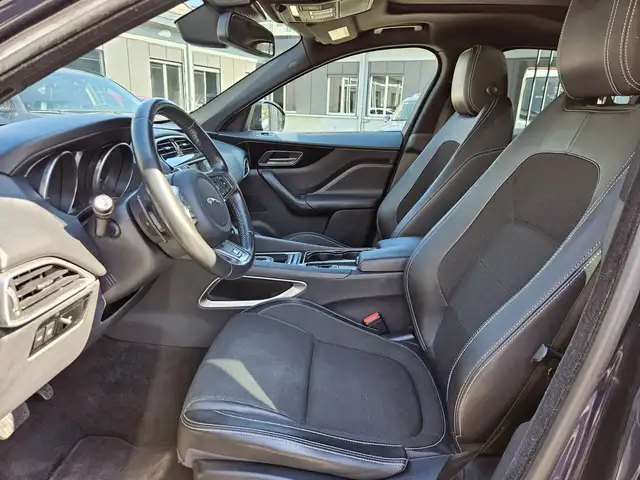 Jaguar F-Pace view 8