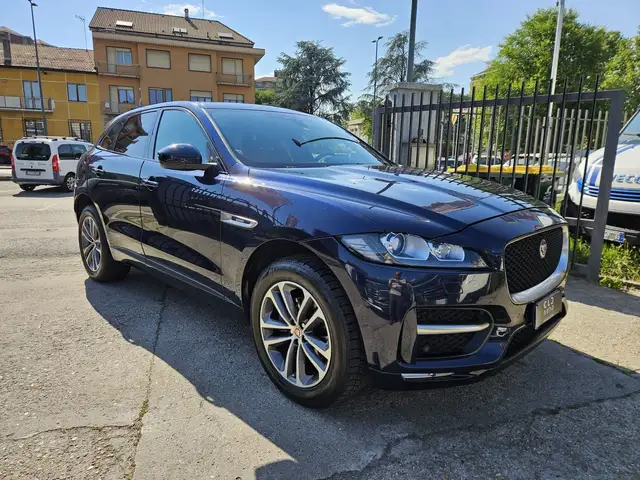 Jaguar F-Pace view 3