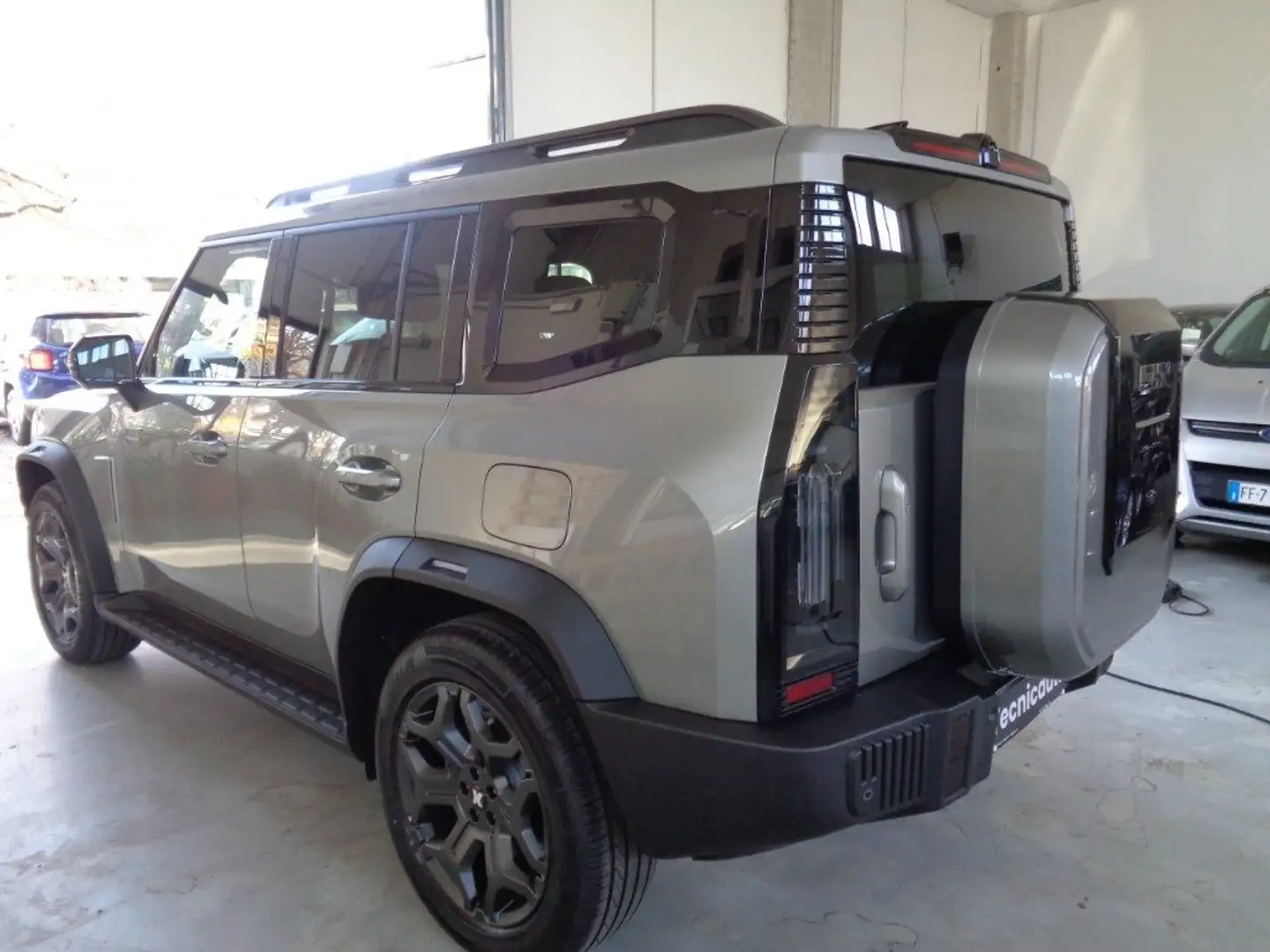 ICH-X K3 2.0 DCT 4WD Grijs - 2