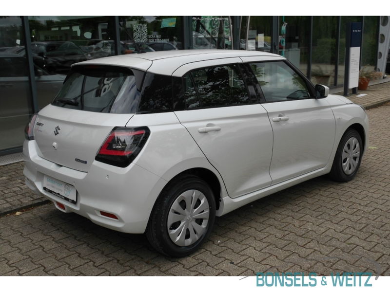Suzuki Swift Club 1.2 Dualjet Hybrid Navi LED DAB Keyless Entry — photo 4