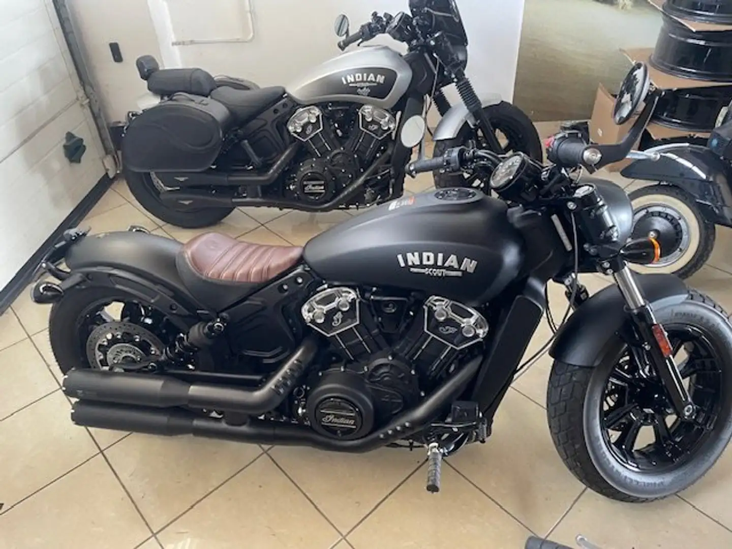 Indian Scout BOBBER Noir - 1