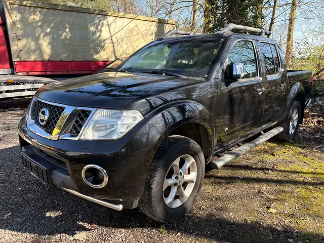 Nissan Navara Pickup Double Cab LE EVO V6 4X4
