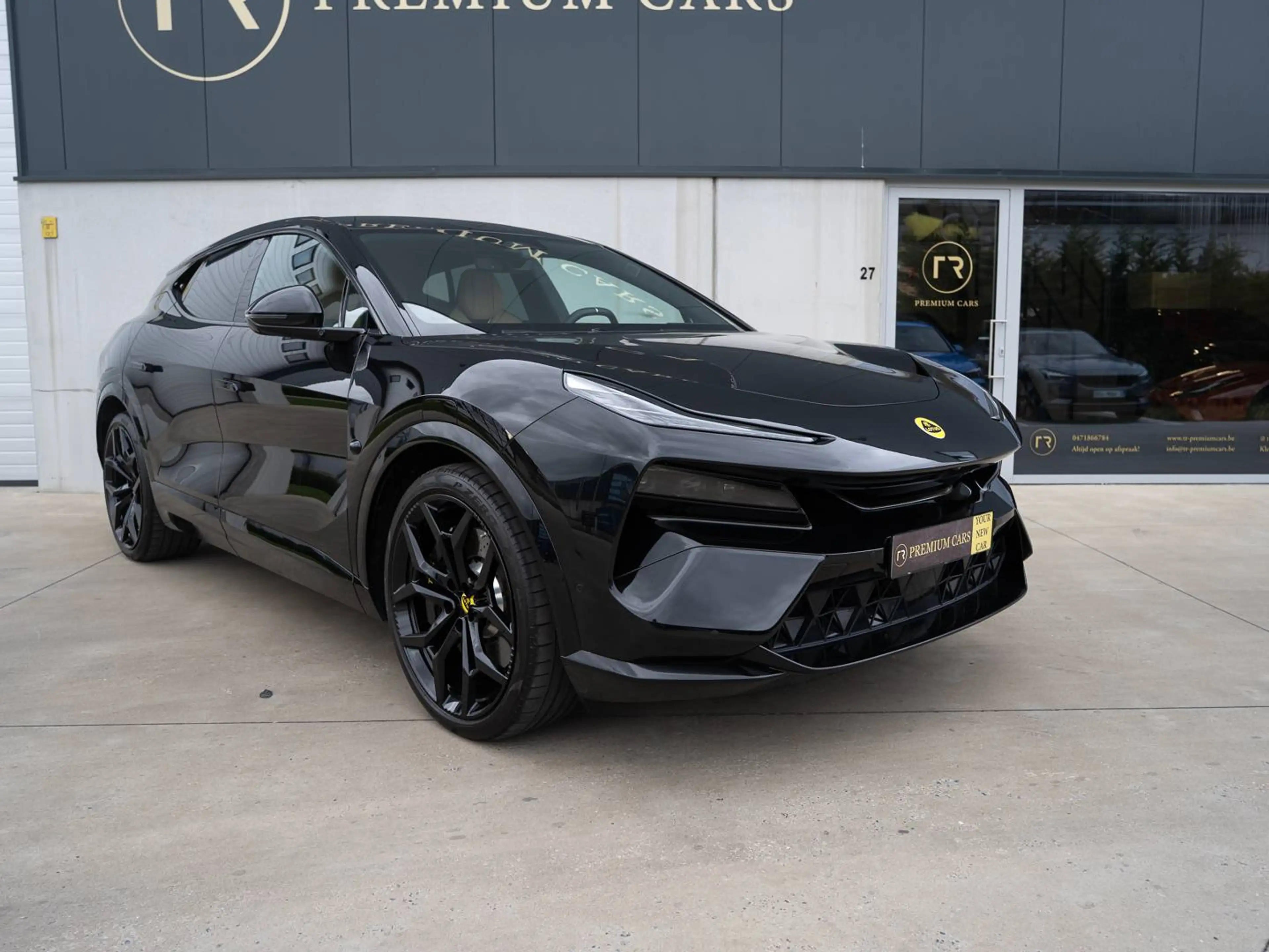 Lotus Eletre 109 kWh l S l Massage l Pano l Ventilated l KEF l Head-Up l Gold l Carbon — photo 7