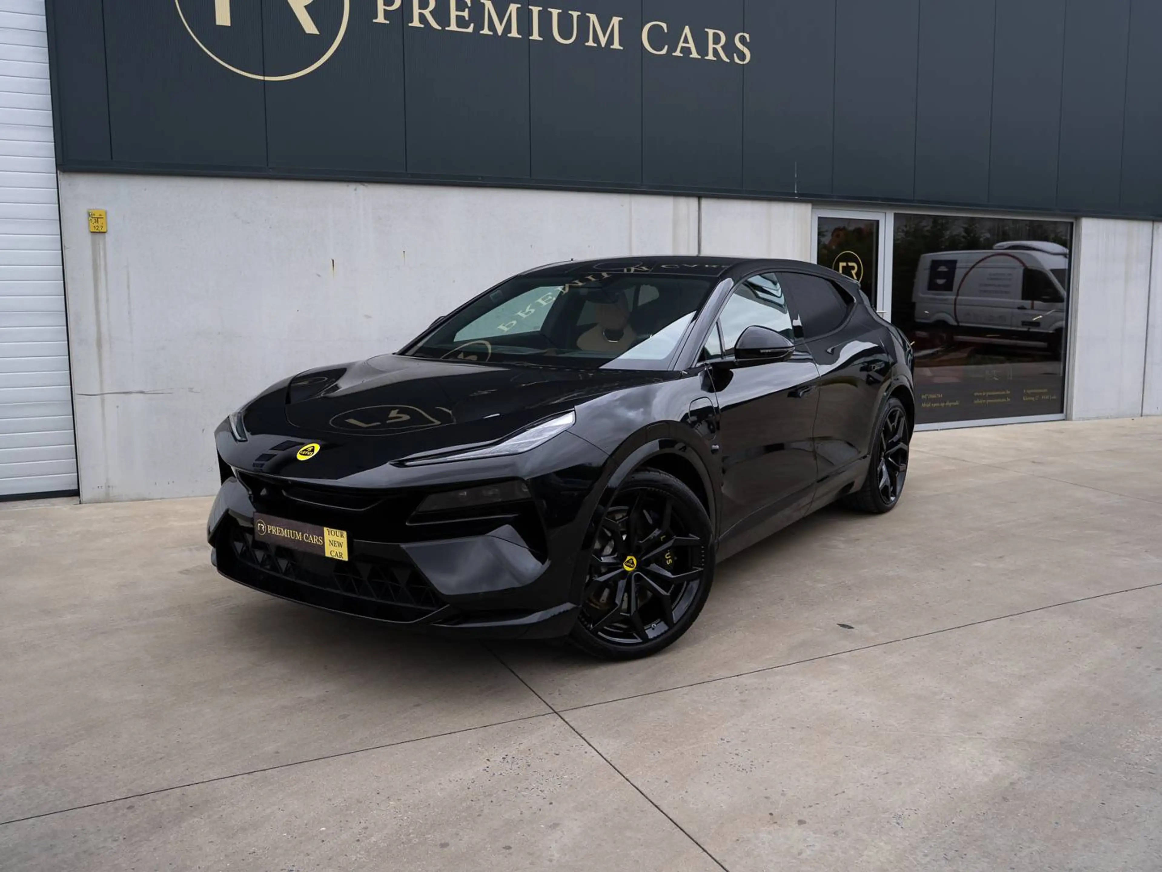 Lotus Eletre 109 kWh l S l Massage l Pano l Ventilated l KEF l Head-Up l Gold l Carbon