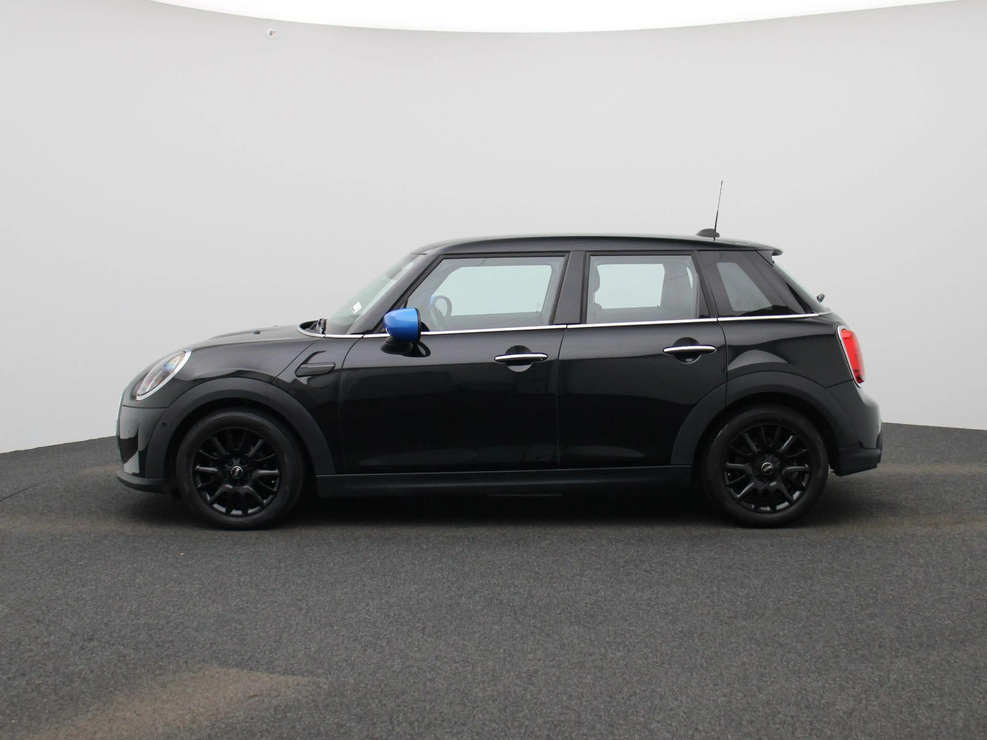 MINI One Mini 5 door NAVI | ECC | PDC — photo 4