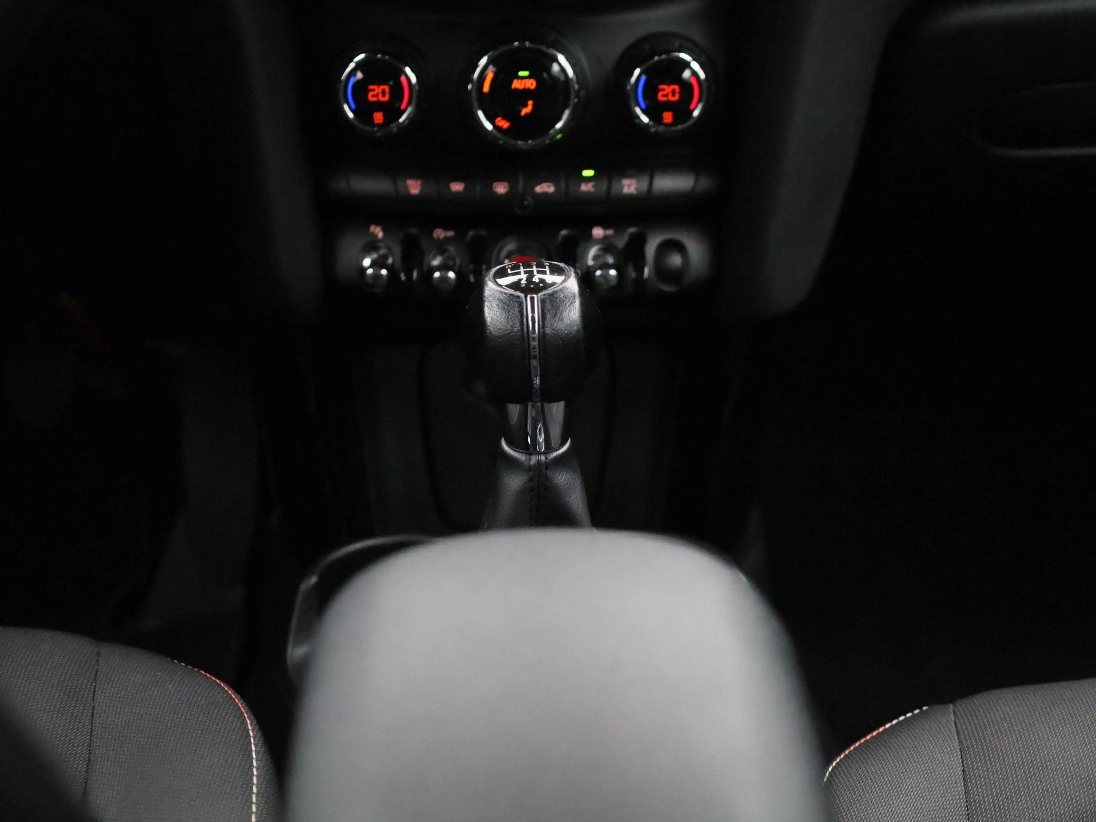 MINI One Mini 5 door NAVI | ECC | PDC — photo 10