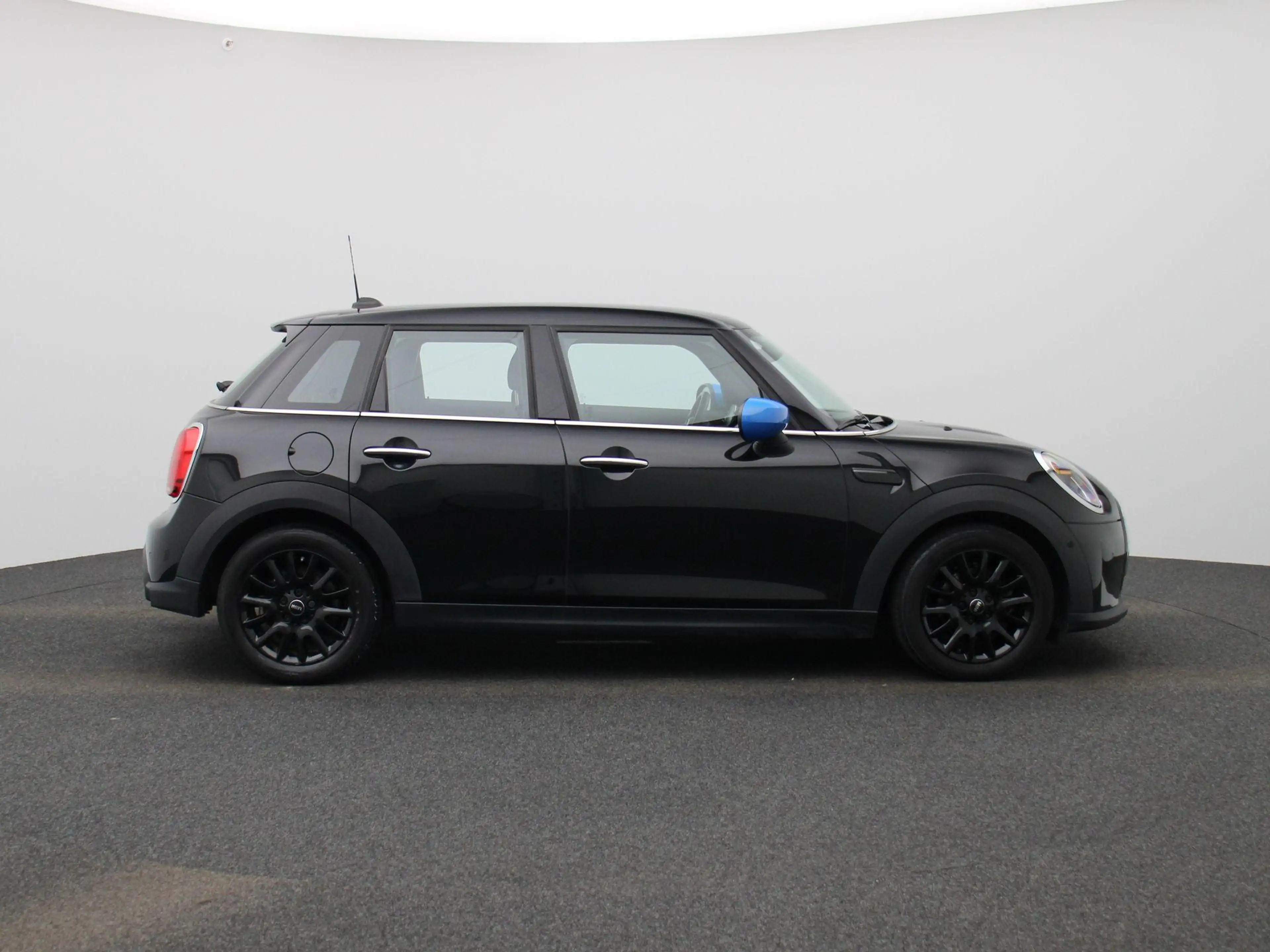MINI One Mini 5 door NAVI | ECC | PDC — photo 6