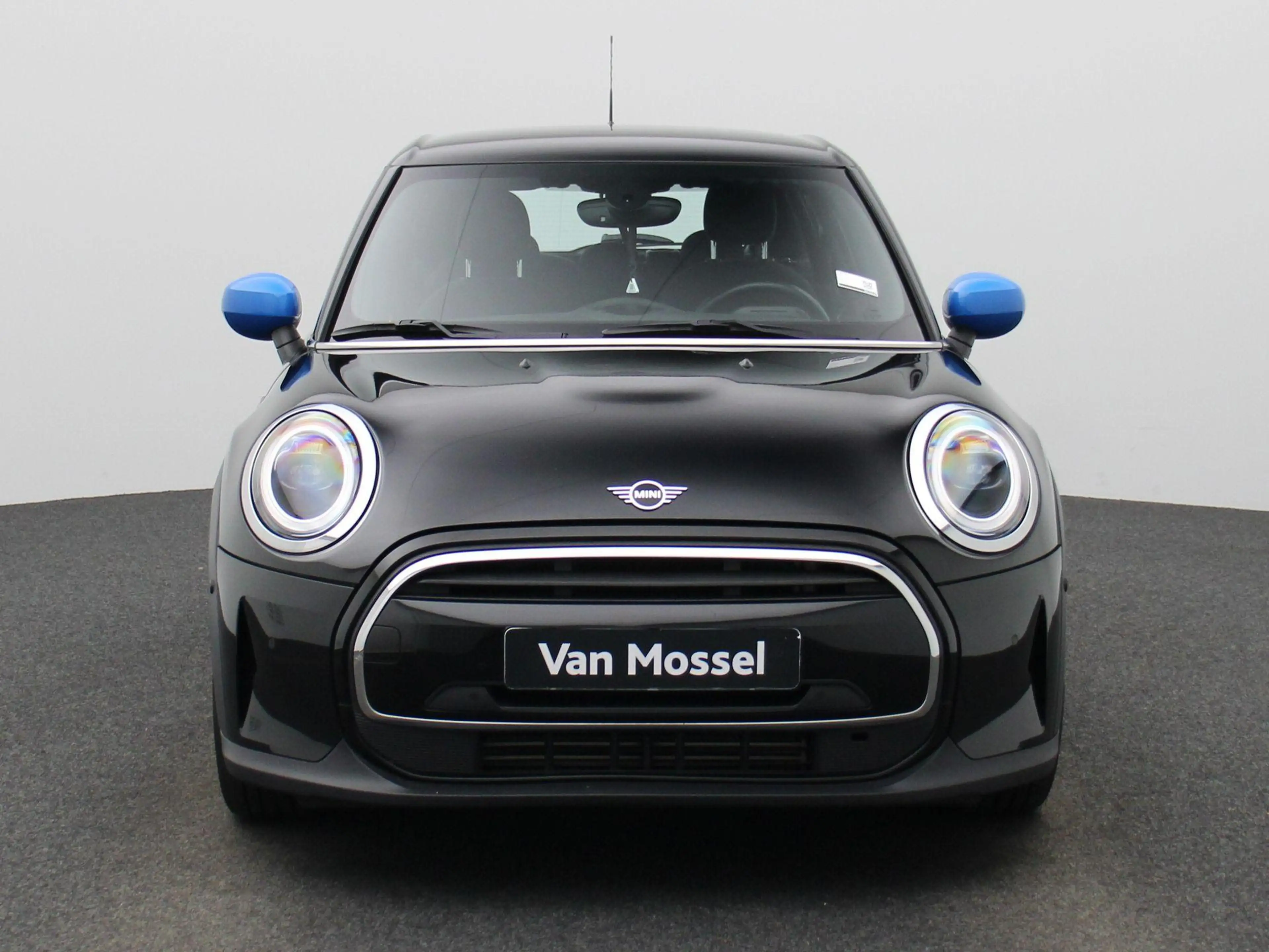 MINI One Mini 5 door NAVI | ECC | PDC — photo 3