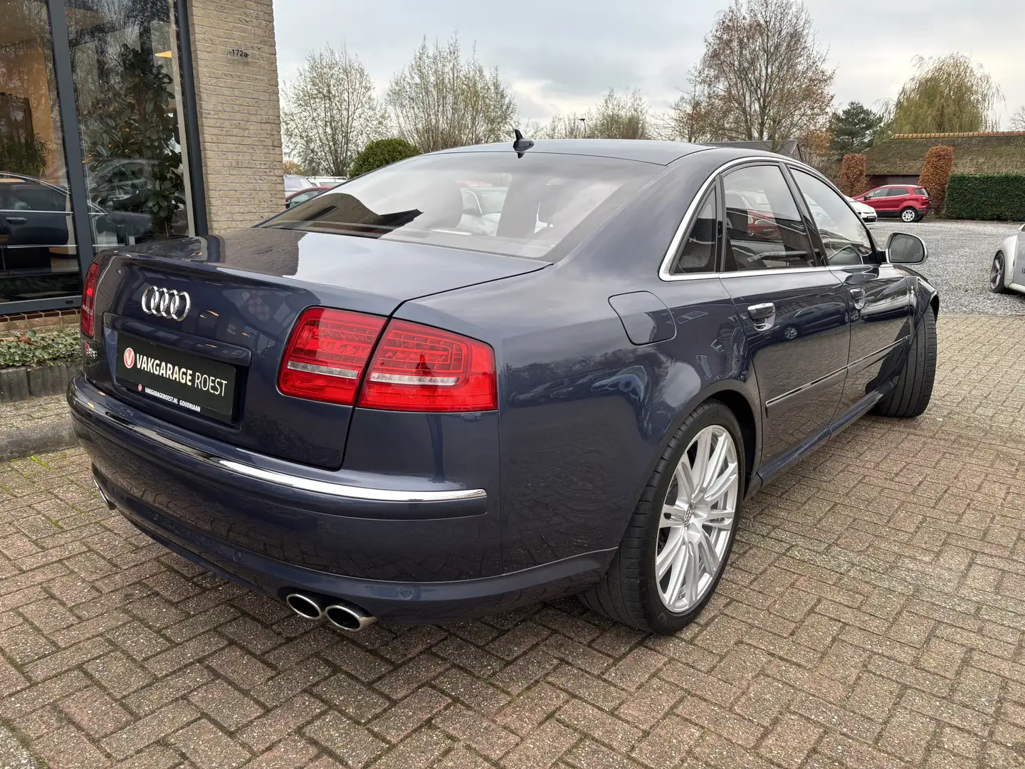 Audi A8 5.2 V10 S8 Quattro Audi Exclusive Full Options Ker Bleu - 2
