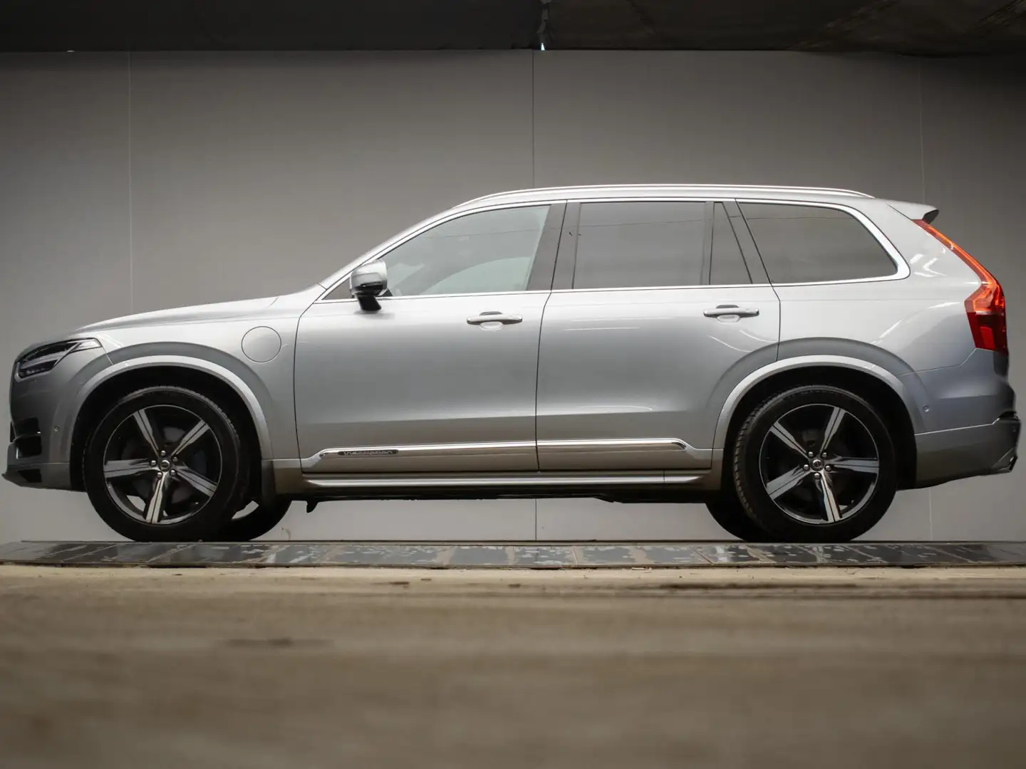 Volvo XC90 2.0 T8 Twin Engine AWD Inscription Sport (PANORAMA Szürke - 1