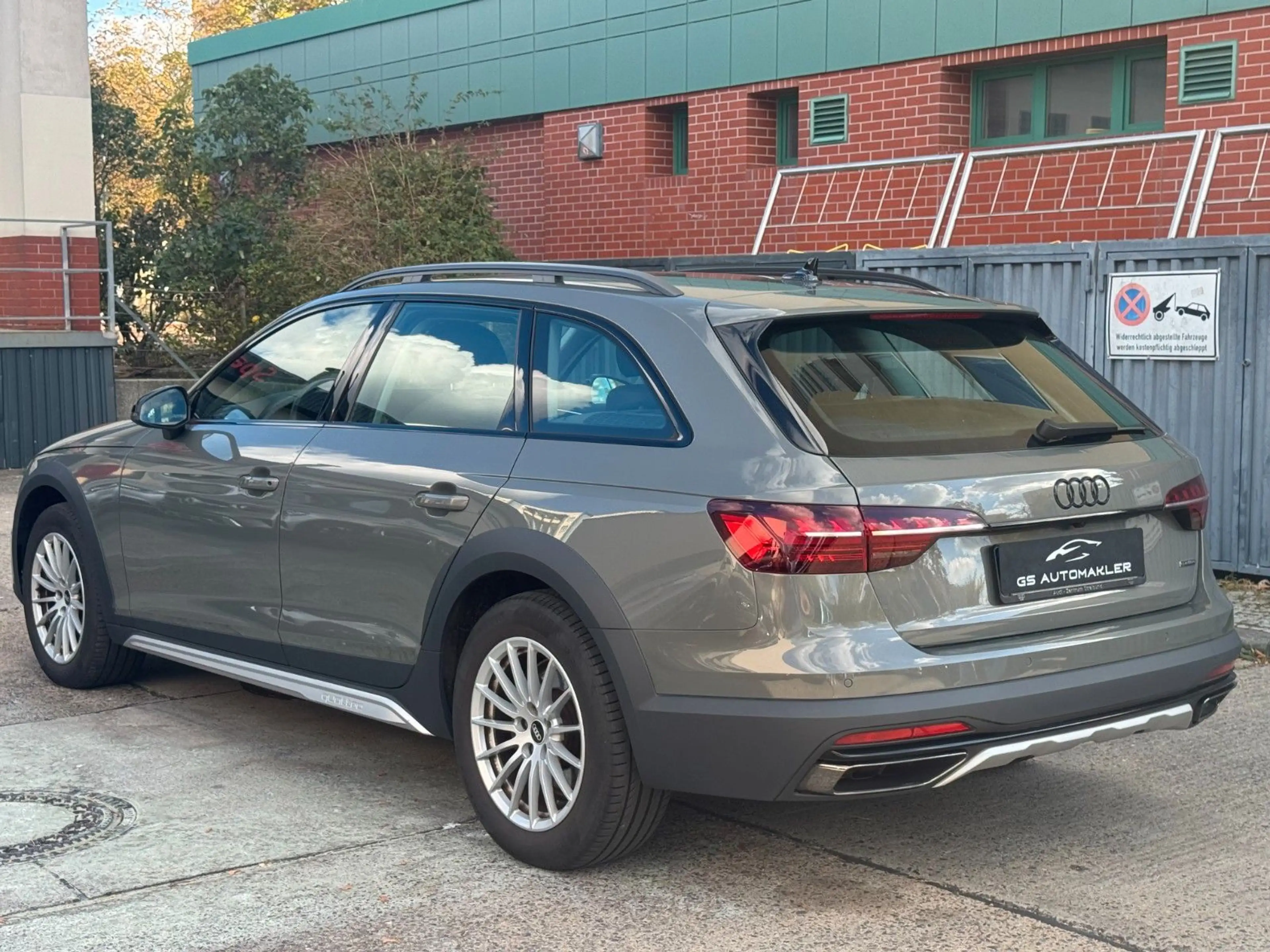 Audi A4 allroad quattro 40 TDI AHK LEDER — photo 7
