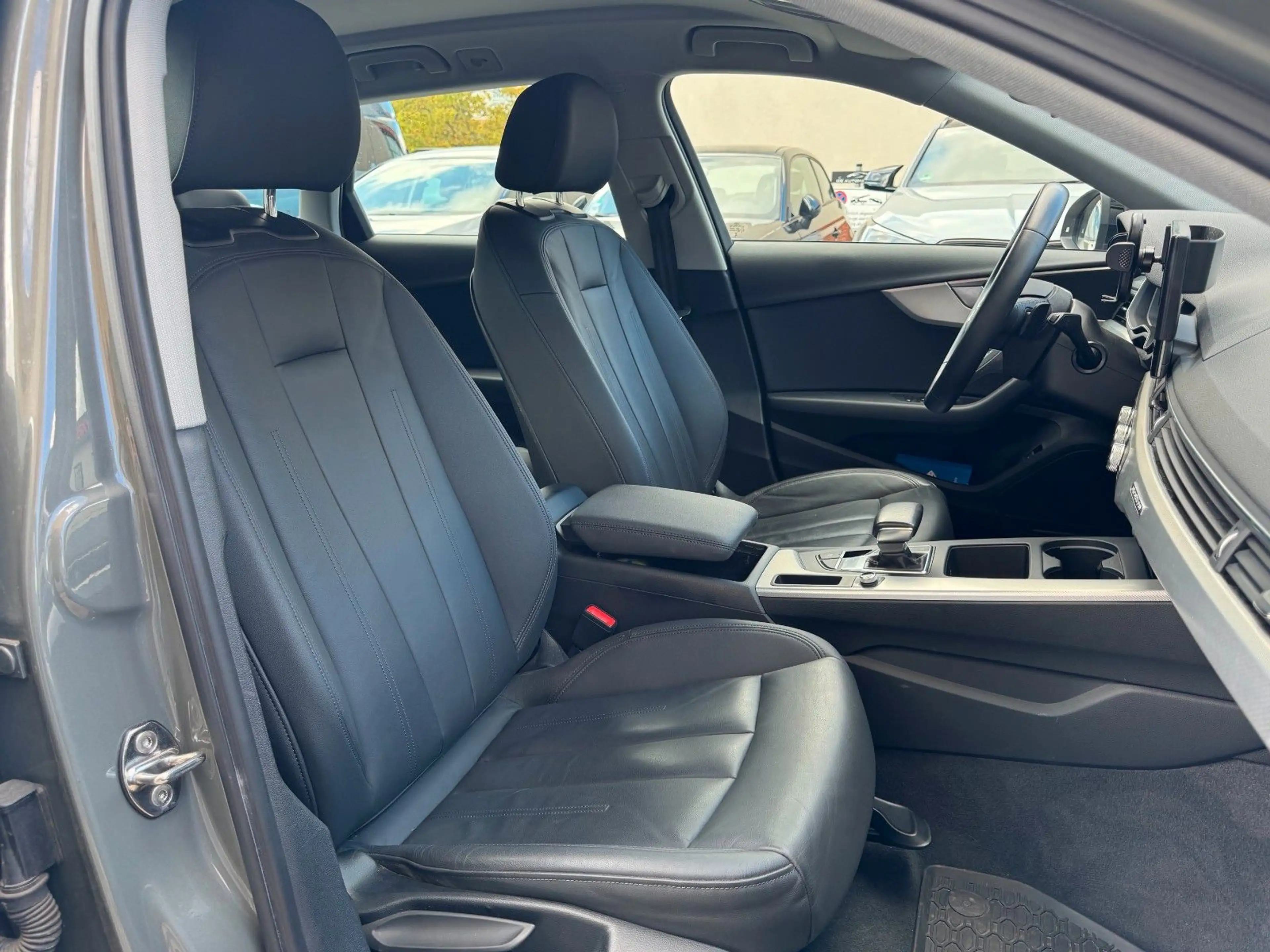 Audi A4 allroad quattro 40 TDI AHK LEDER — photo 11