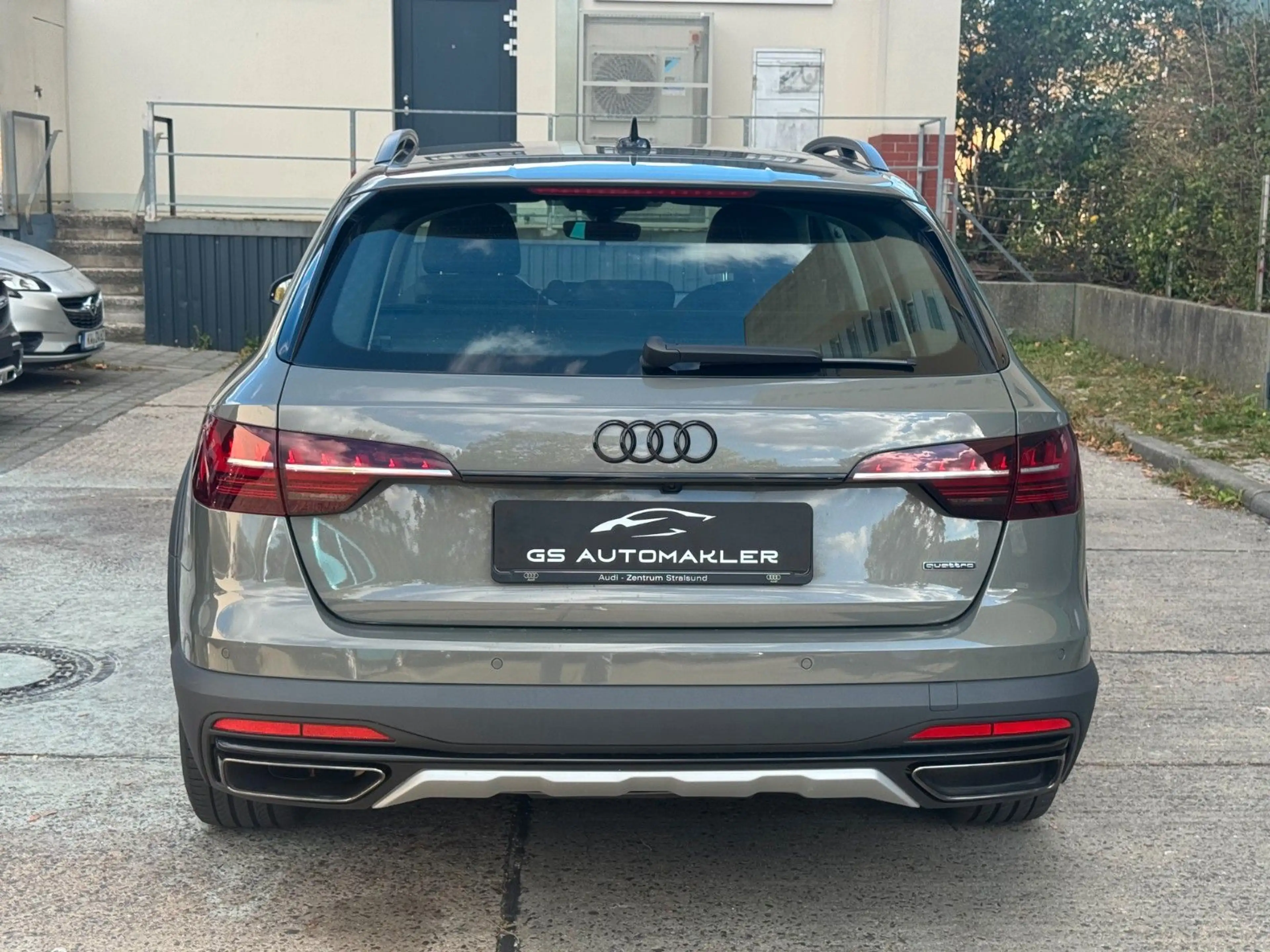 Audi A4 allroad quattro 40 TDI AHK LEDER — photo 6