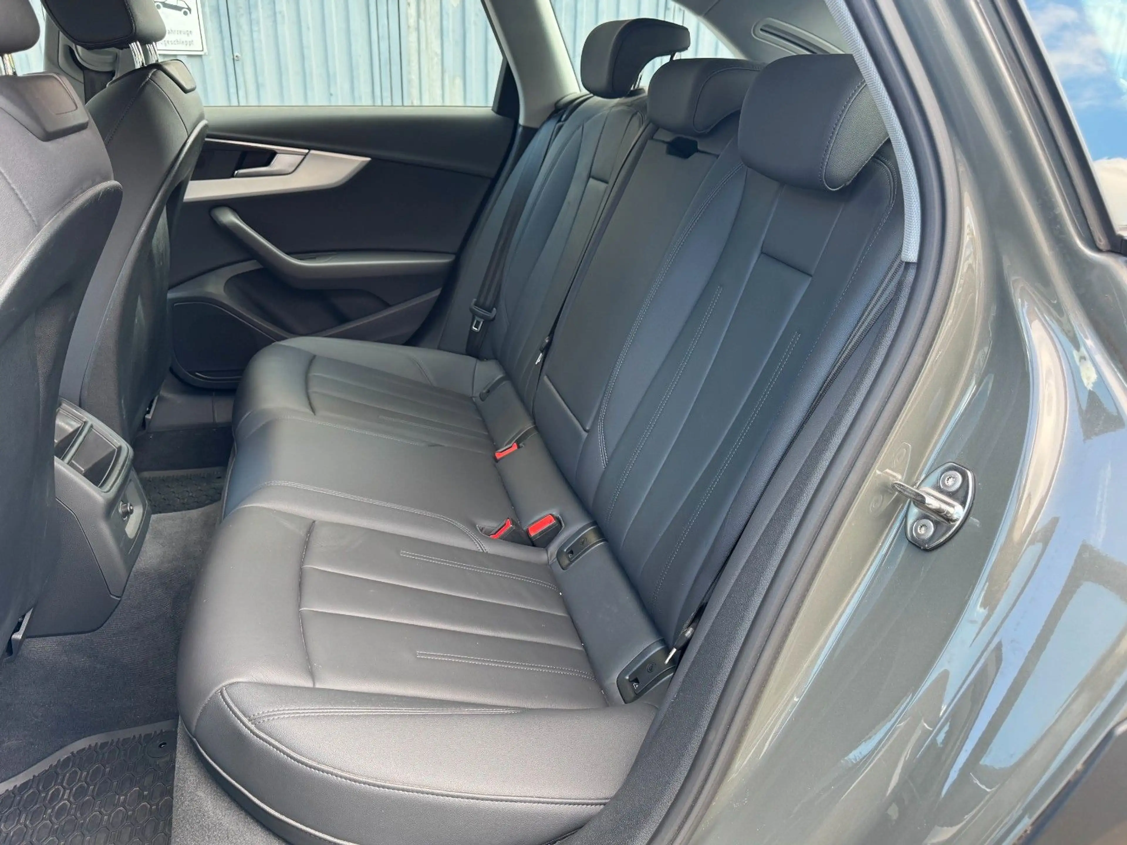 Audi A4 allroad quattro 40 TDI AHK LEDER — photo 13