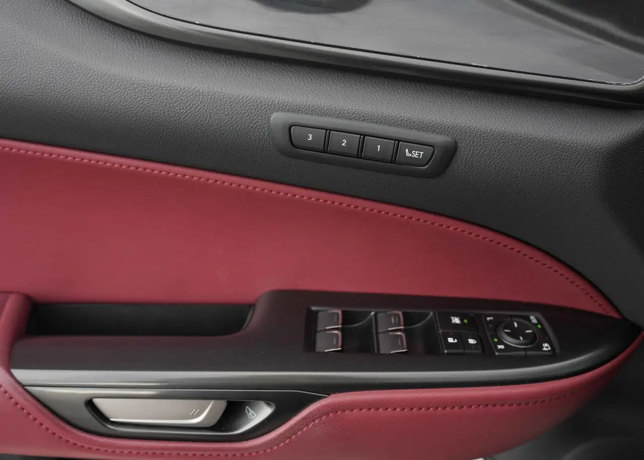 Lexus NX снимка Lexus NX