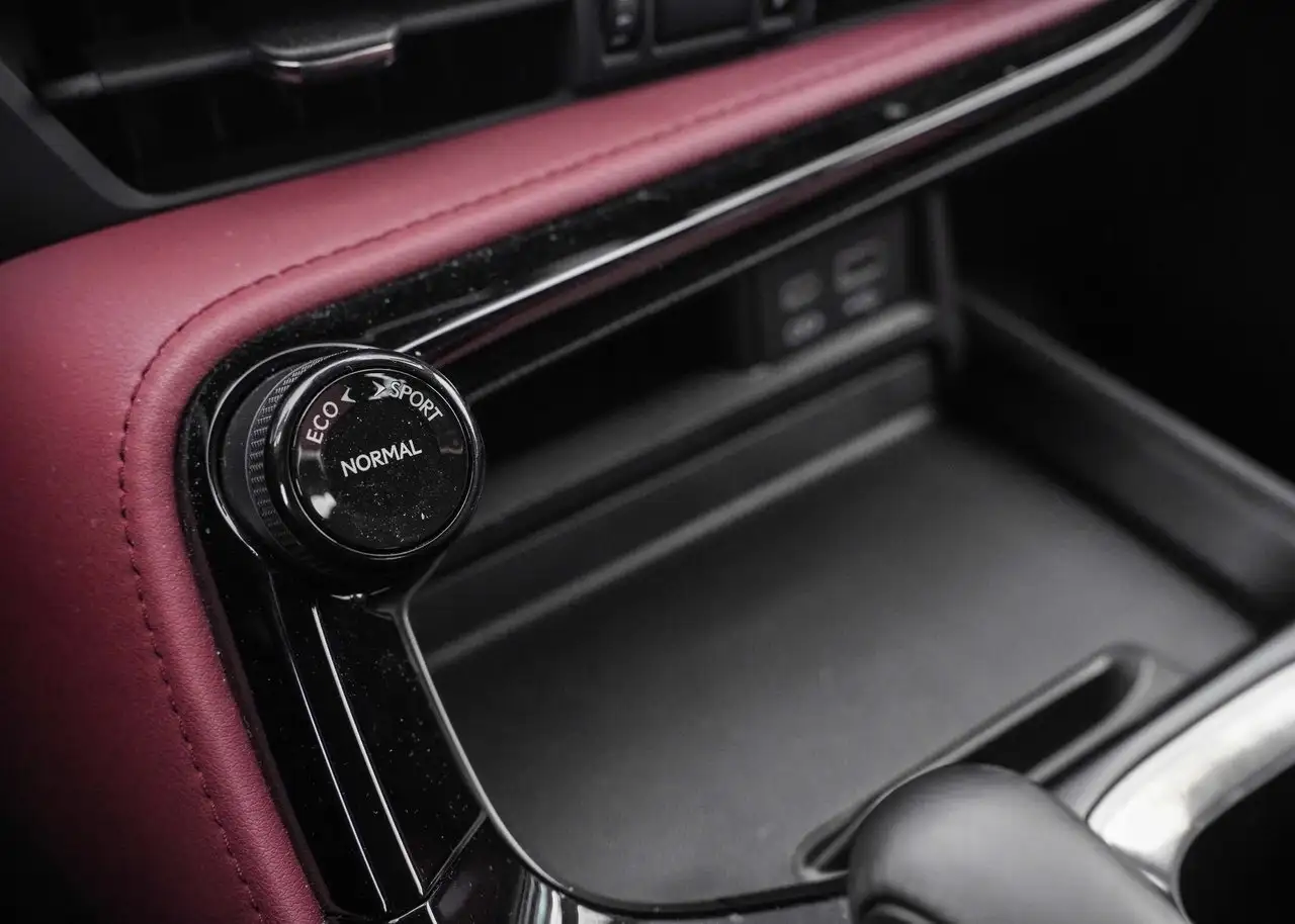 Lexus NX снимка Lexus NX
