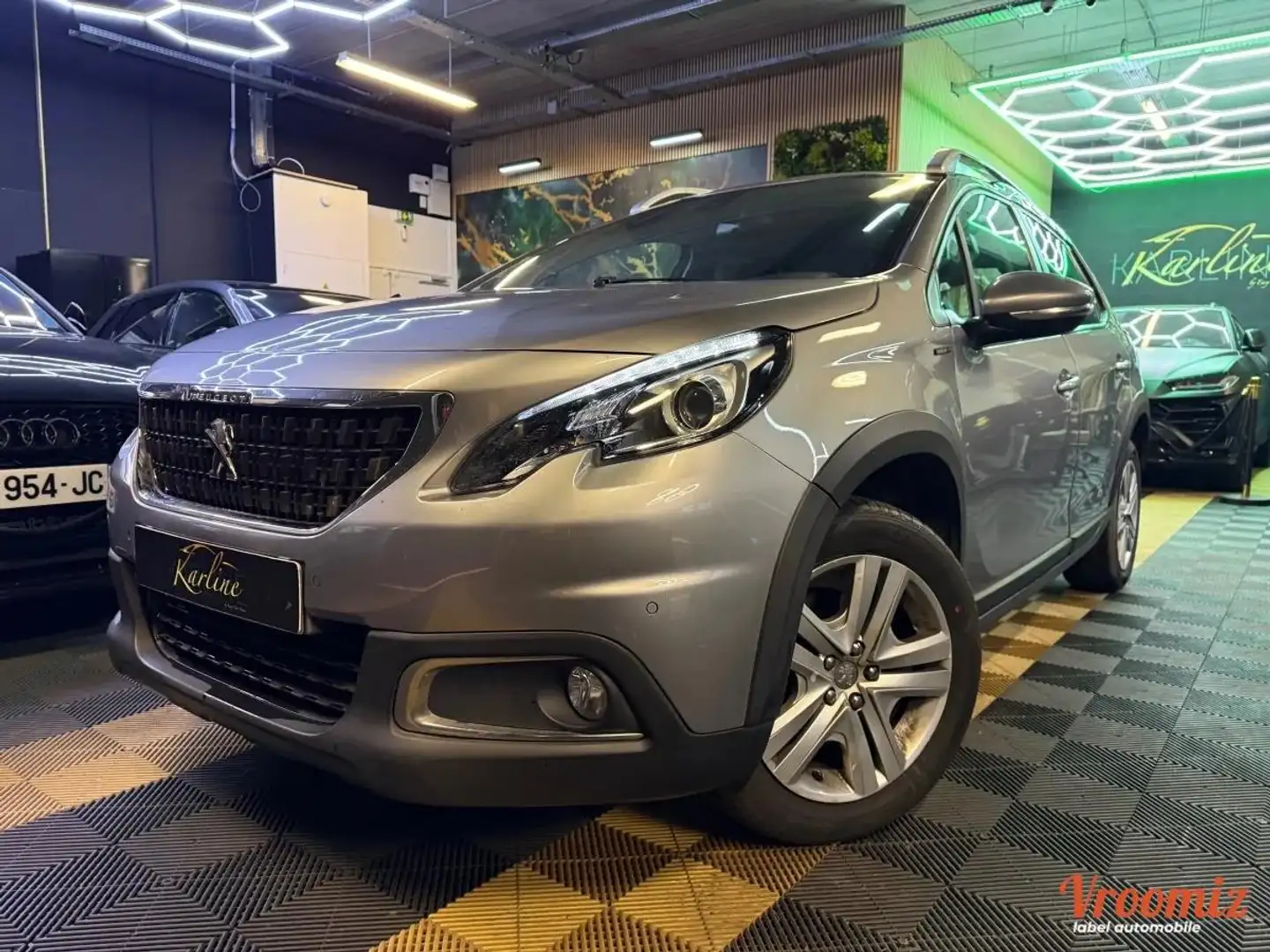 Peugeot 2008 1.2 PURETECH 130 cv EAT6 SIGNATURE I CAMERA - CARPLAY - COURROIE FAITE - SUIVI PEUGEOT Schwarz - 1