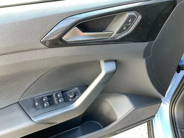 Volkswagen T-Cross view 15