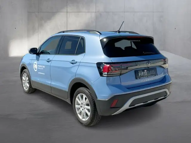 Volkswagen T-Cross view 3