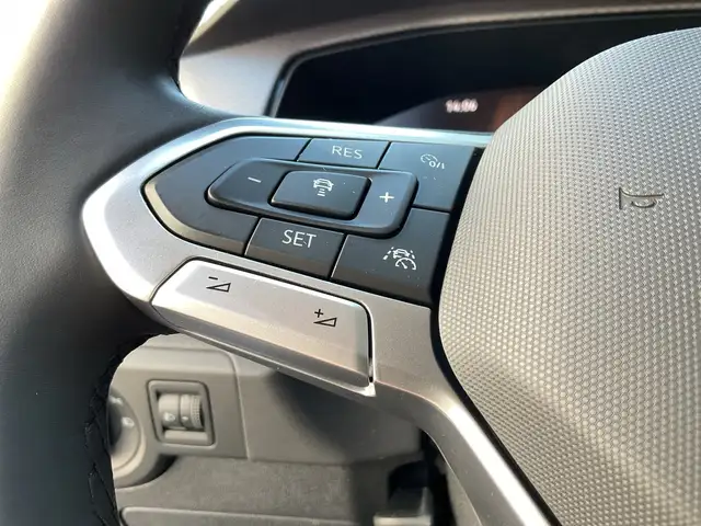Volkswagen T-Cross view 11