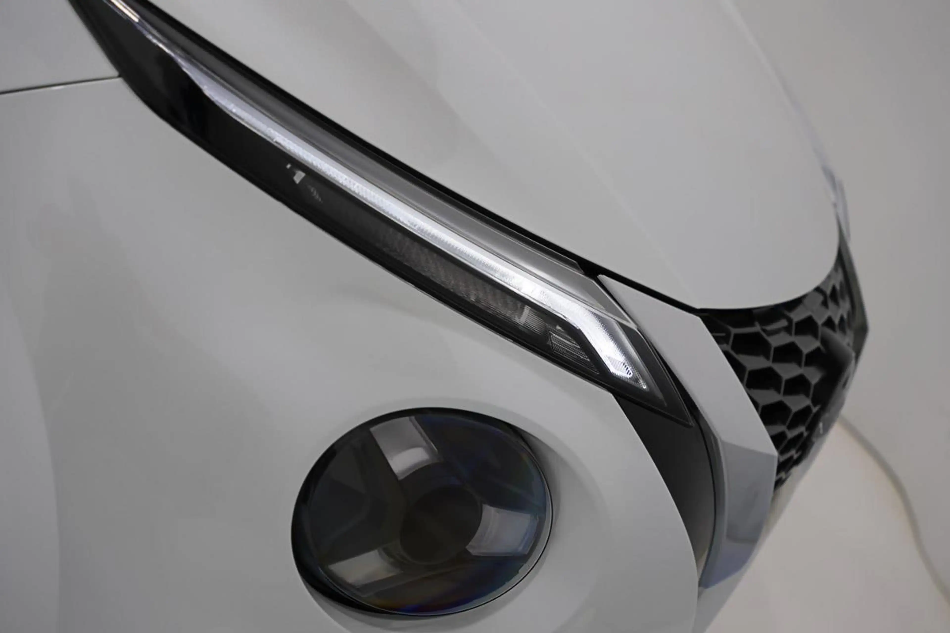 Nissan Juke 1.0 DIG-T 114  DCT - N-CONNECTA SEMI CUIR LED GPS — photo 7