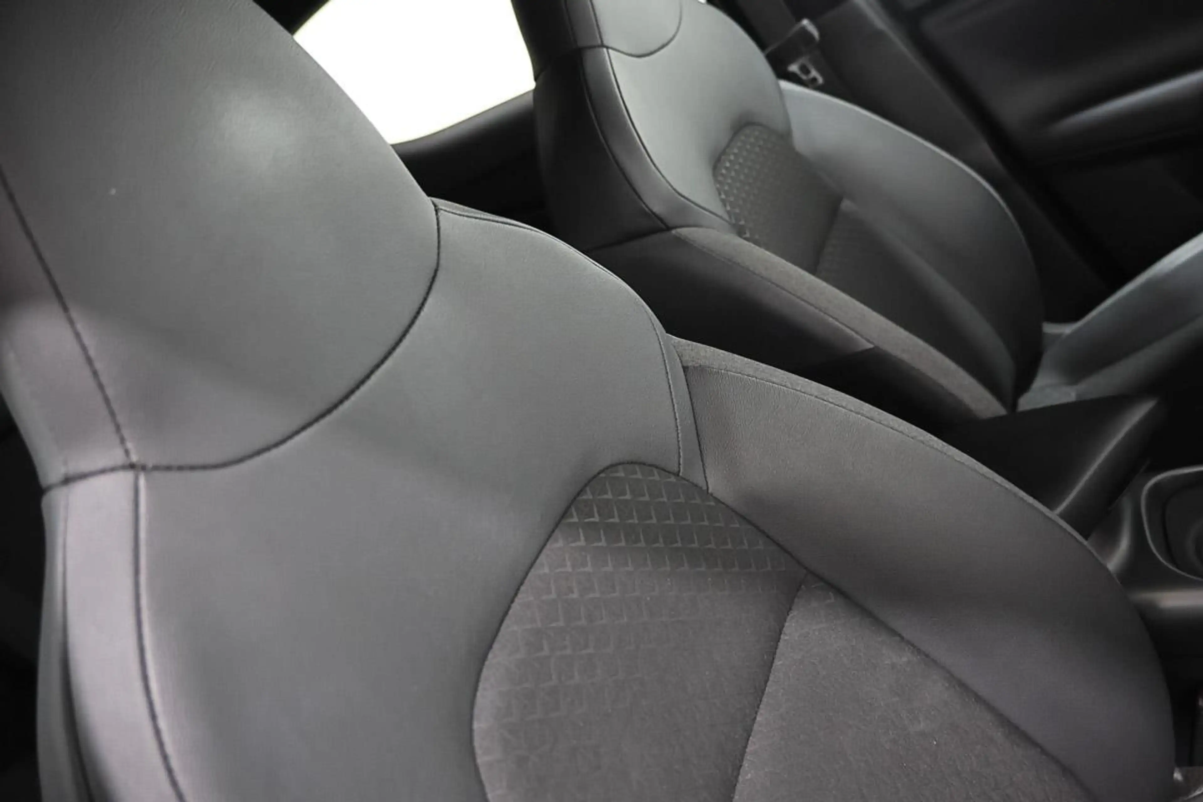 Nissan Juke 1.0 DIG-T 114  DCT - N-CONNECTA SEMI CUIR LED GPS — photo 10