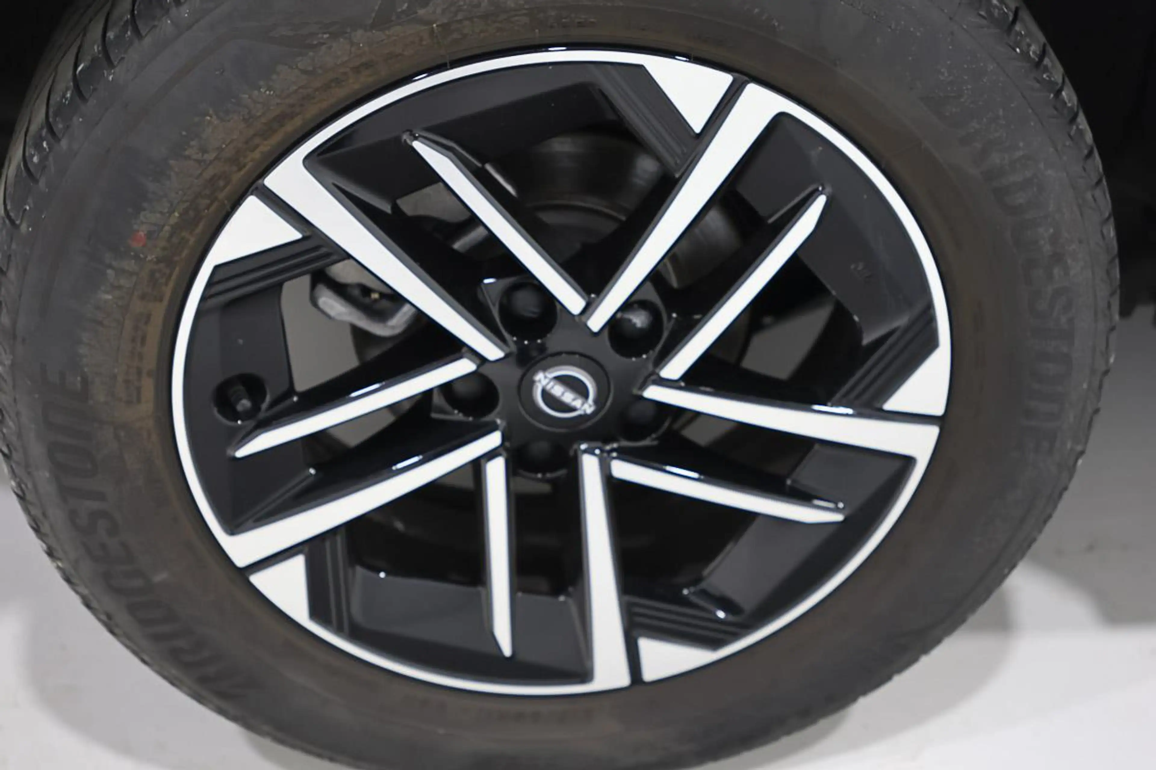 Nissan Juke 1.0 DIG-T 114  DCT - N-CONNECTA SEMI CUIR LED GPS — photo 5