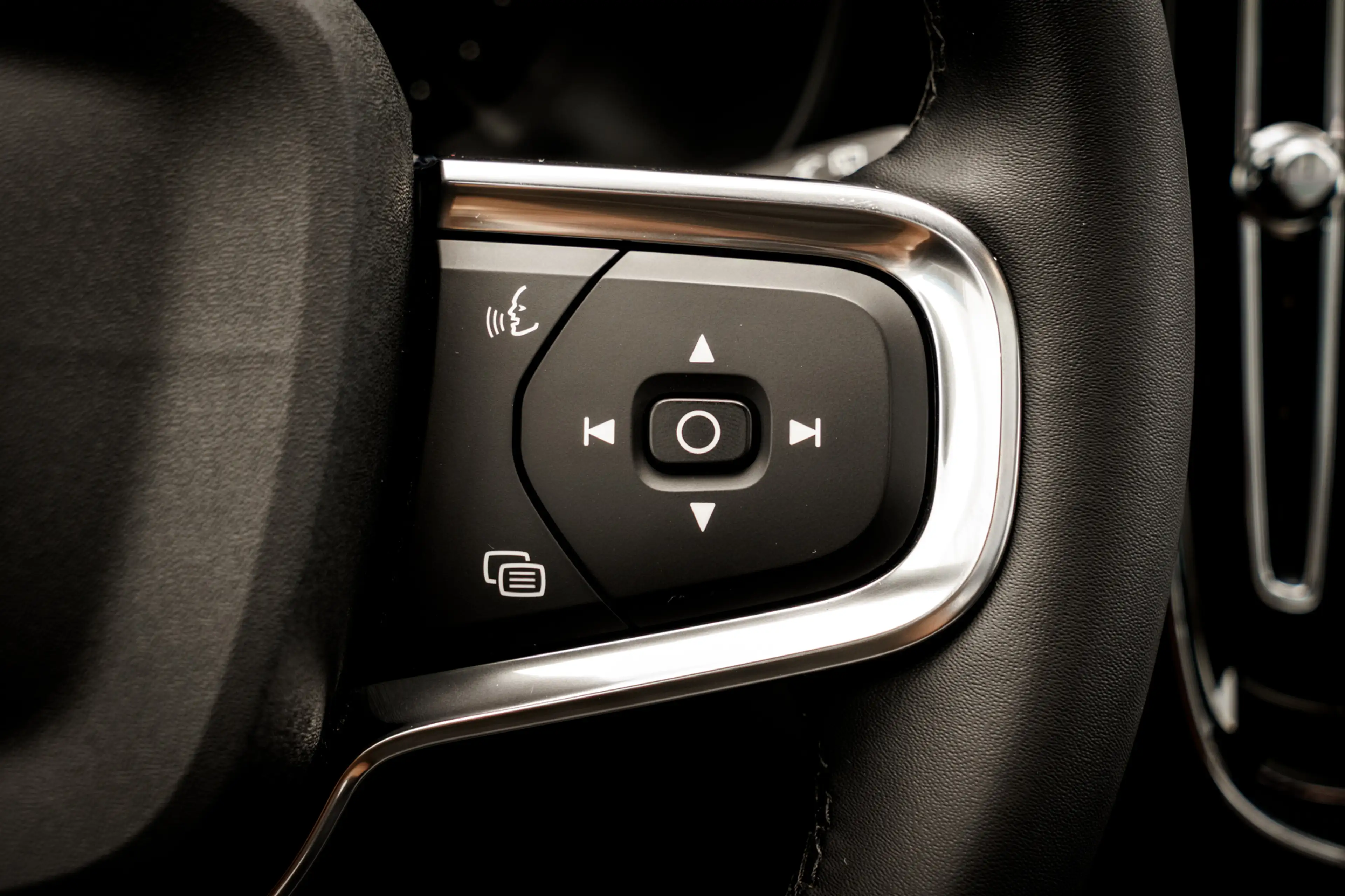 Volvo EX40 Single Motor Extended Range Ultimate | 82 kWh SOH — photo 45