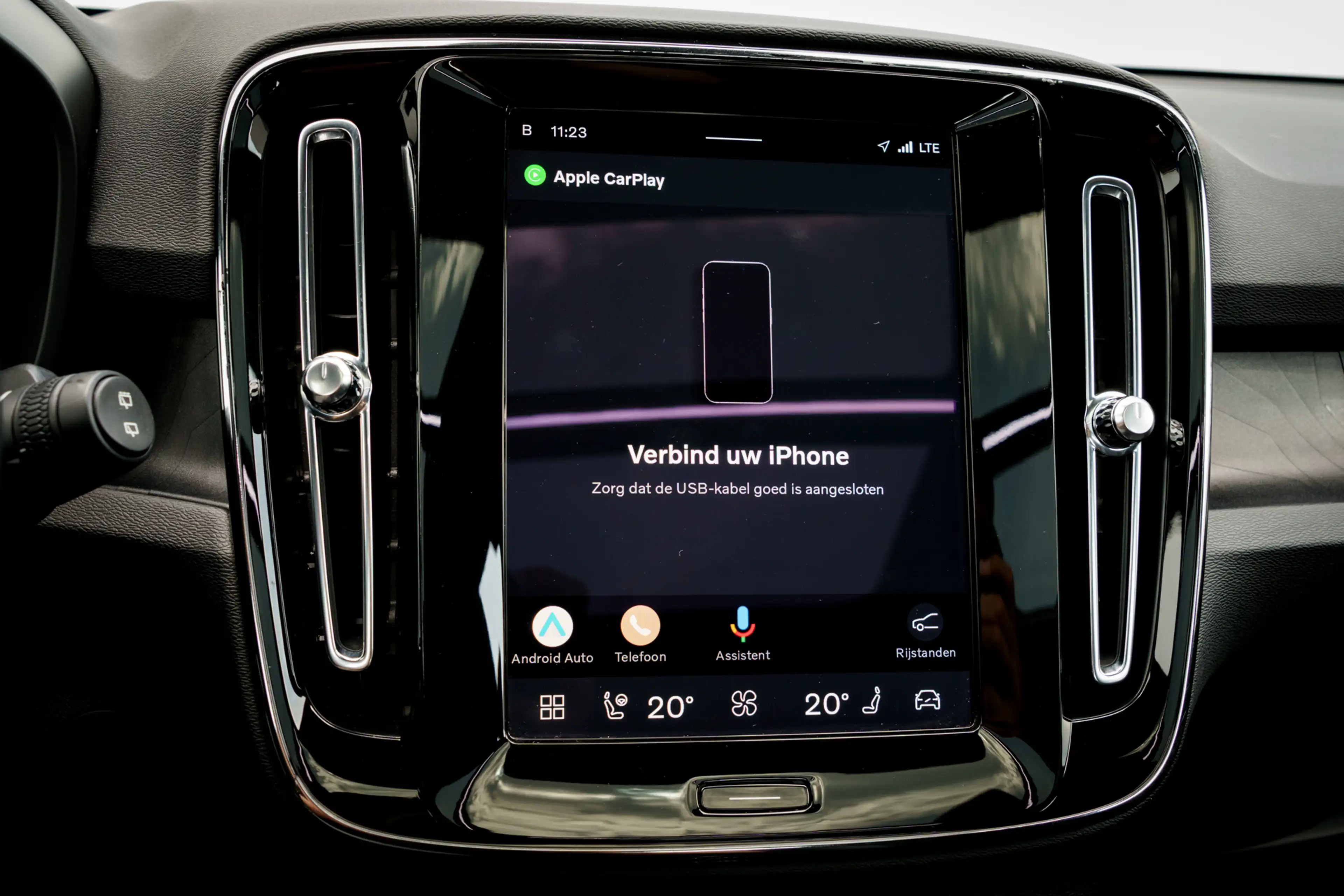 Volvo EX40 Single Motor Extended Range Ultimate | 82 kWh SOH — photo 38
