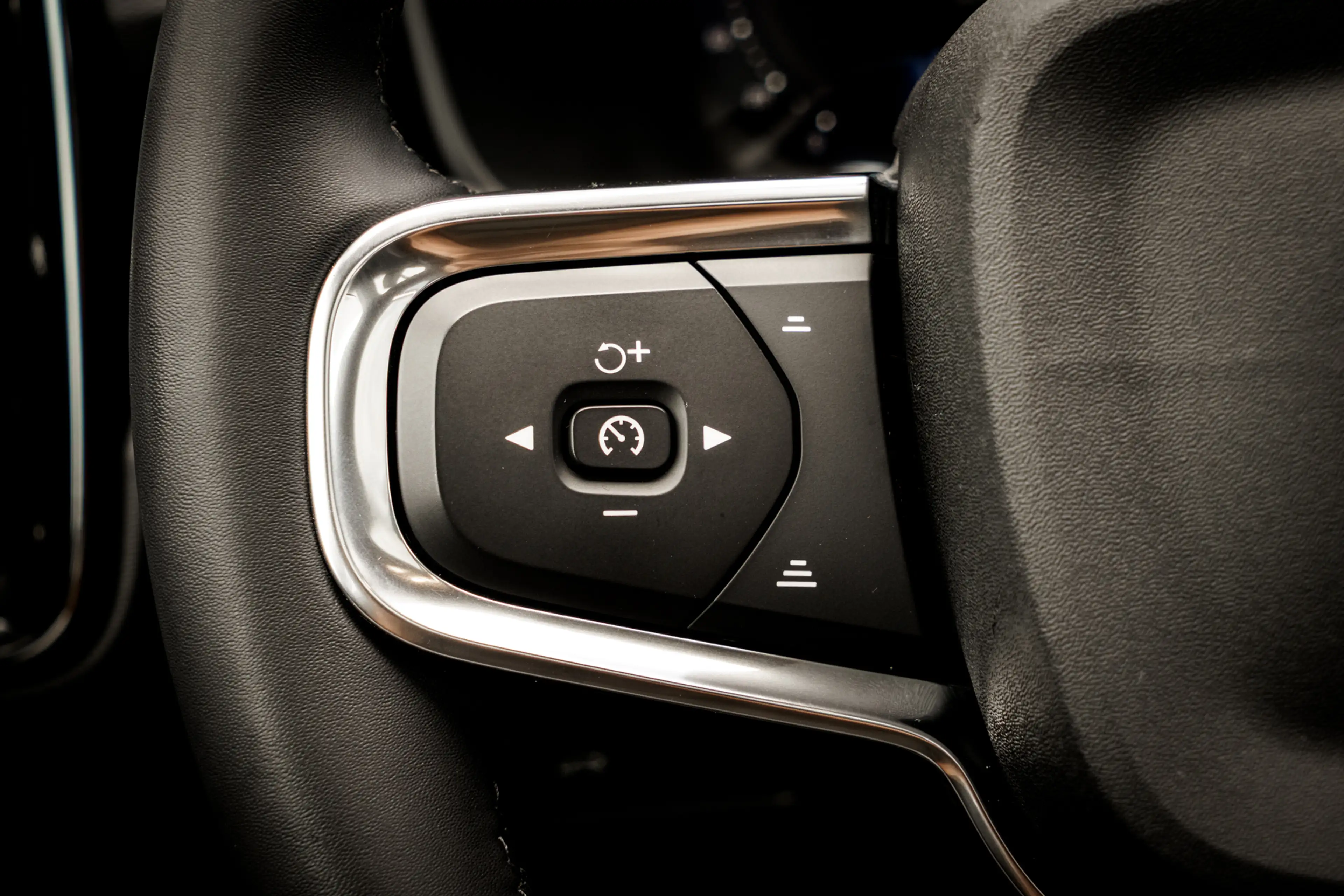 Volvo EX40 Single Motor Extended Range Ultimate | 82 kWh SOH — photo 44