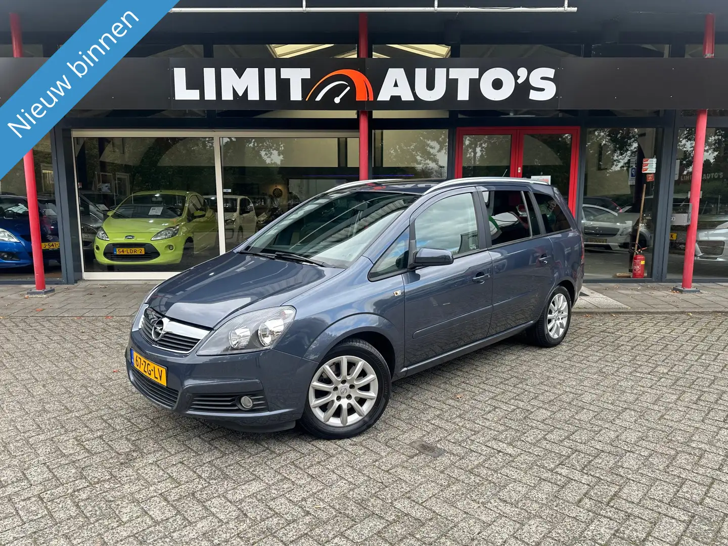 Opel Zafira 2.2 Temptation Airco/Cruise/Camera/6bak/7zits/Lmv/ Grau - 1
