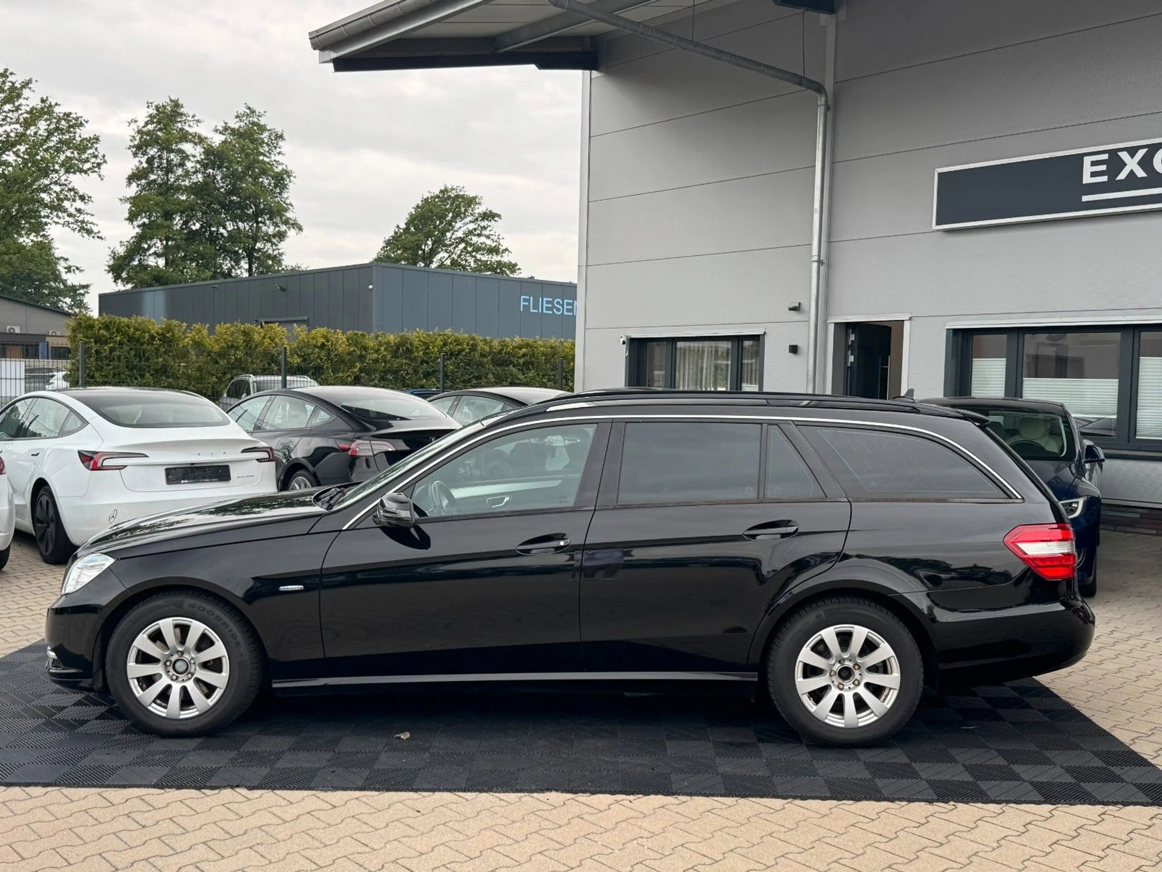 Mercedes-Benz E 250 CDI T *Standheizung*AHK*Tempomat* — photo 4