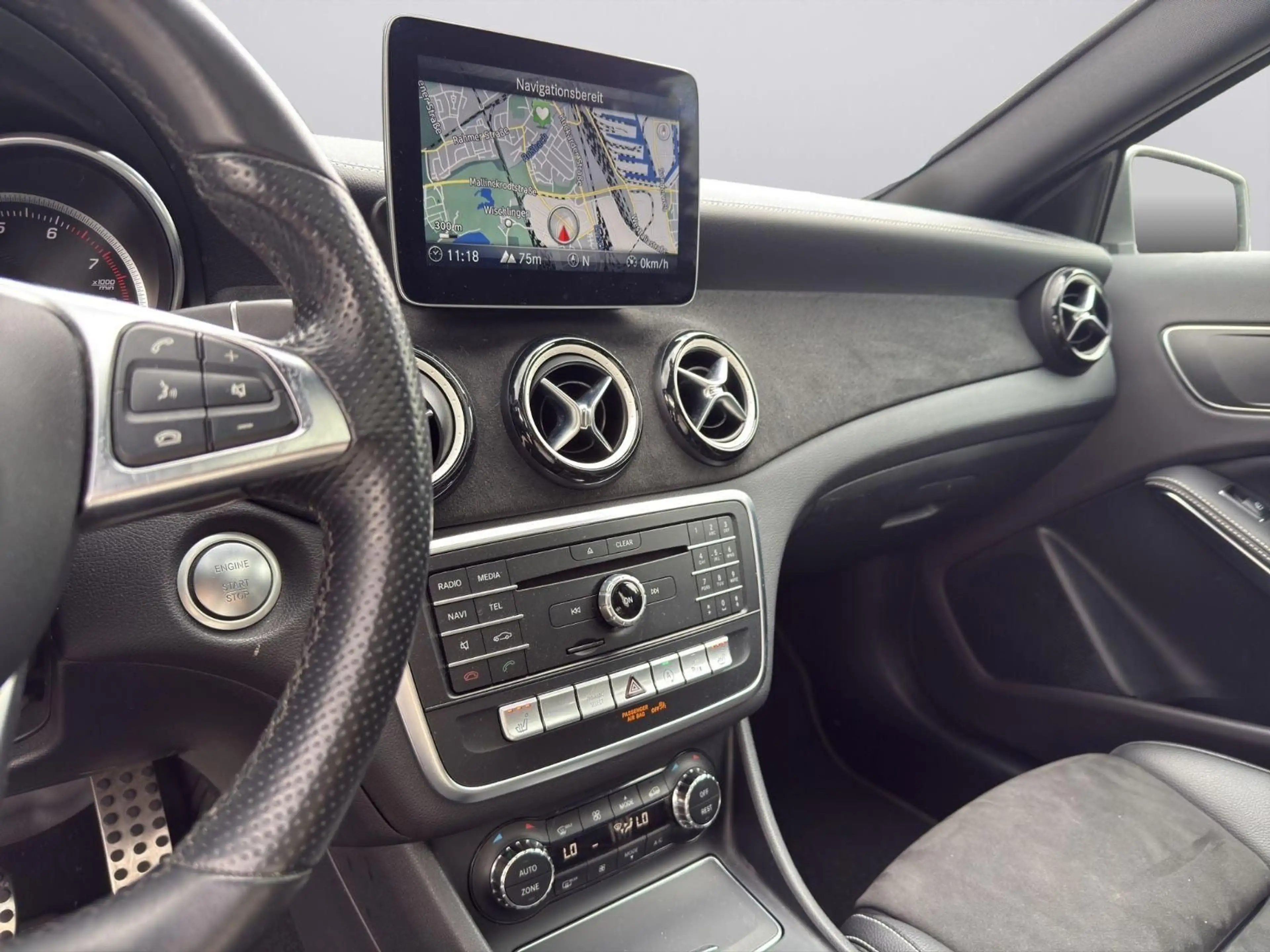 Mercedes-Benz GLA 250 AMG LINE |KEYLESS|PANO|360|LED|EDITION — photo 12