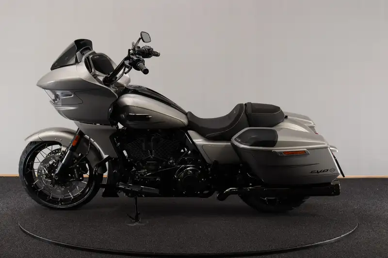 Harley-Davidson Road Glide - foto 4