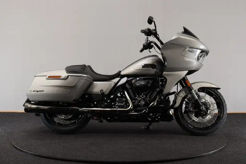 Harley-Davidson Road Glide - foto 7