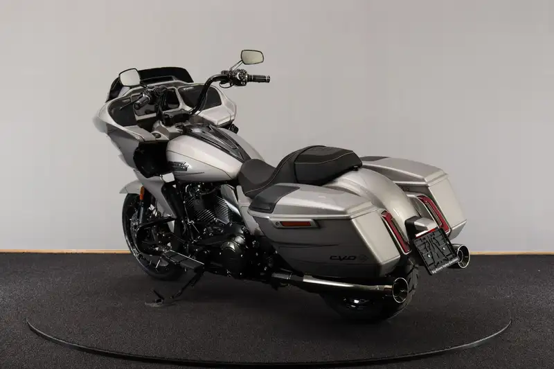 Harley-Davidson Road Glide - foto 5