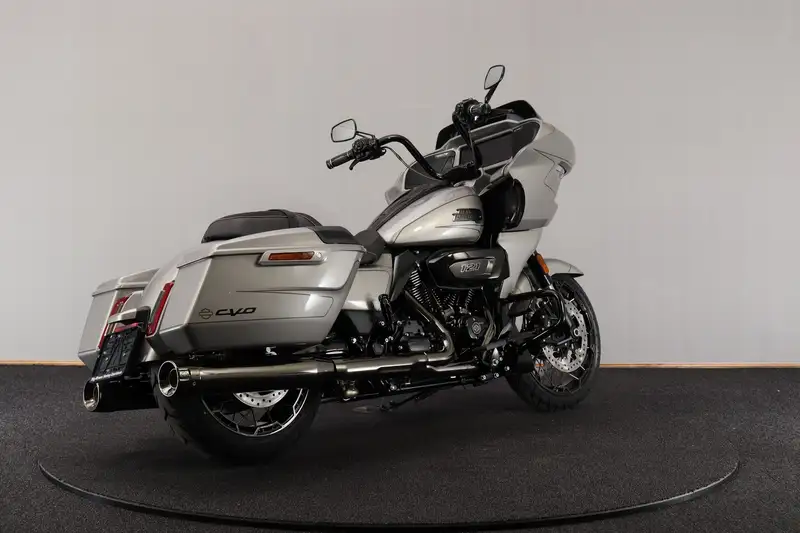 Harley-Davidson Road Glide - foto 8