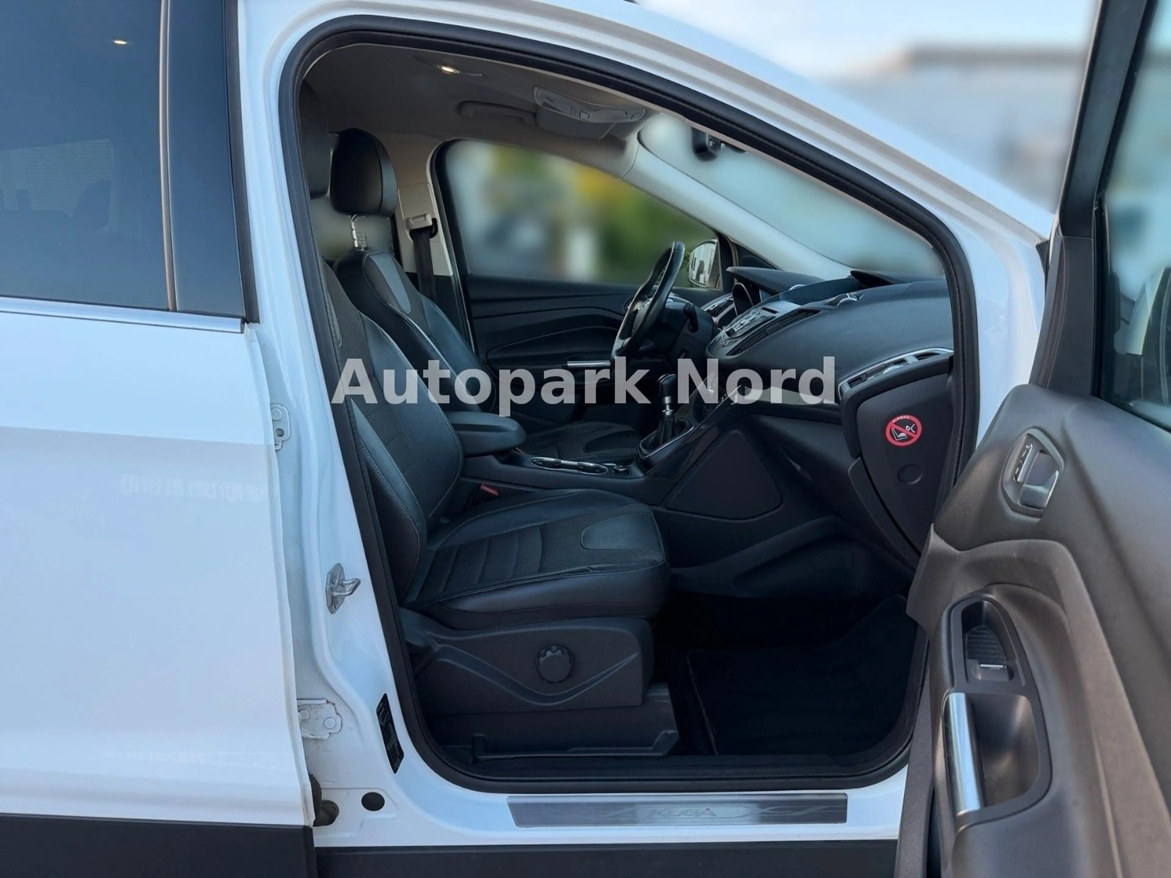 Ford Kuga 2.0 TDCi 4x4 132kW Titanium - AHK - 1.HAND — photo 12