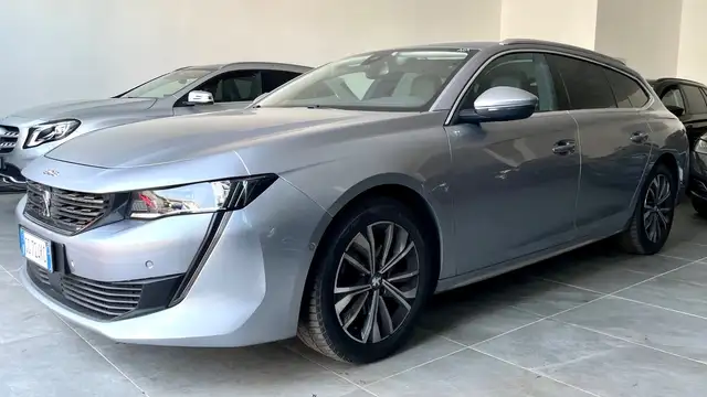 Peugeot 508 view 3