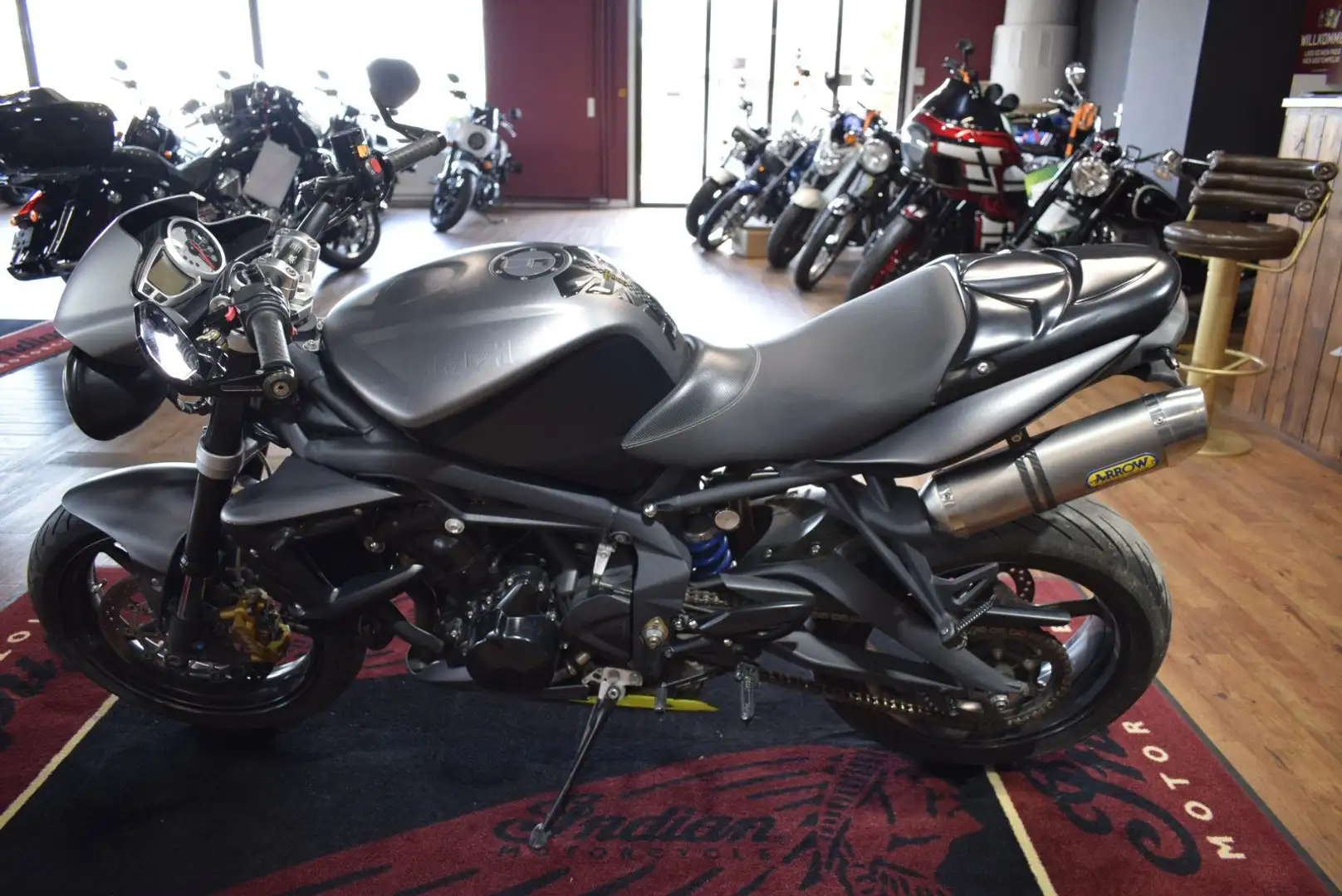 Triumph Street Triple R Arrow Schwarz - 2