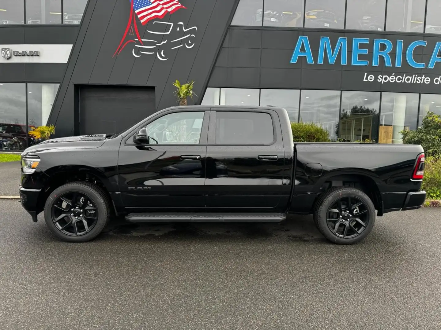 Dodge RAM 1500 CREW LARAMIE SPORT NIGHT EDITION AIR Noir - 2