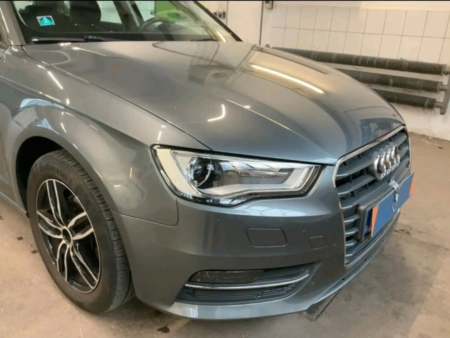Audi A3 Sportback attraction Grau - 2