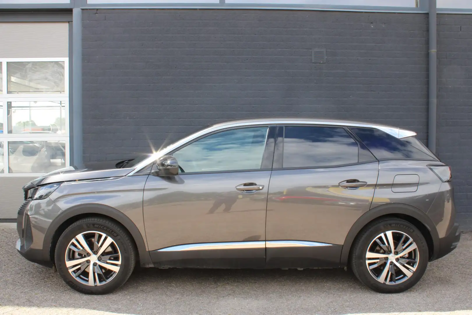 Peugeot 3008 1.6 plug-in Hybrid 225 Allure Automaat | Navigatie Gris - 2