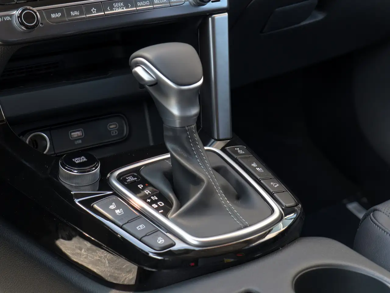Kia Seltos снимка Kia Seltos