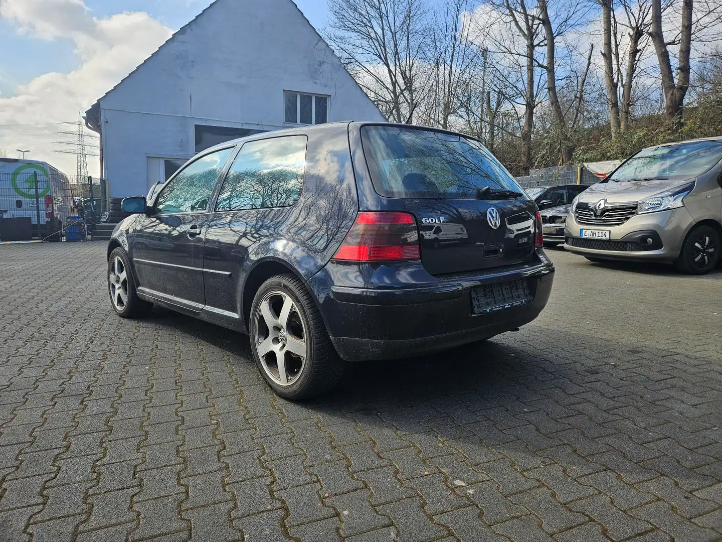 Volkswagen Golf 1.6 Special Schwarz - 1