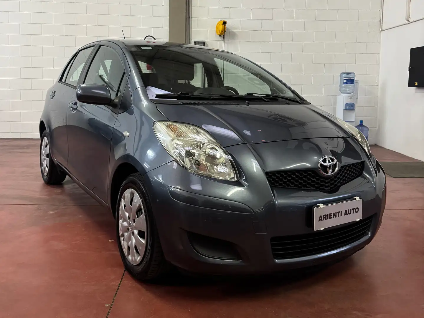 Toyota Yaris Yaris II 2005 5p 1.3 dual Sol Grau - 1