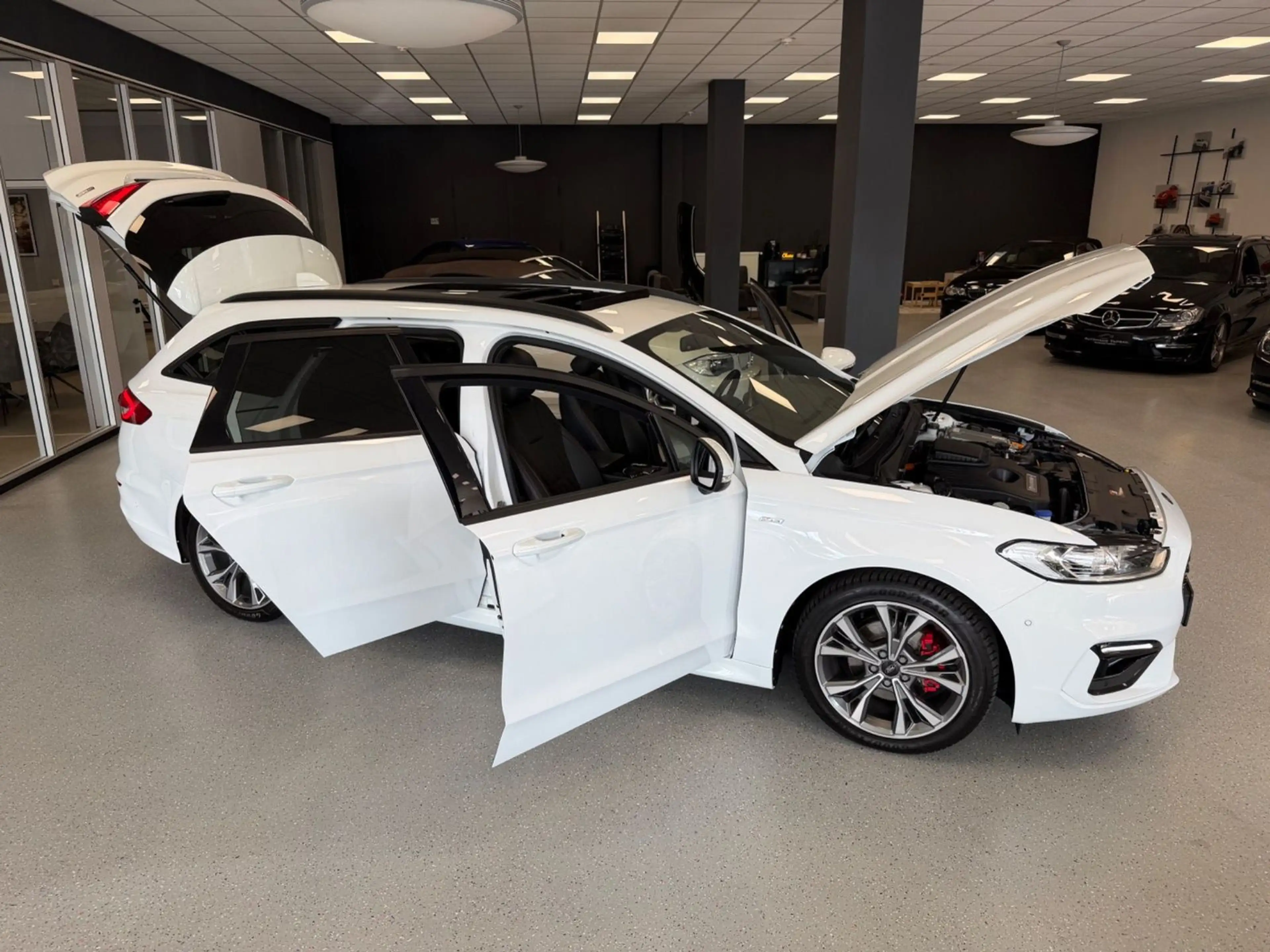 Ford Mondeo 2.0 Hybrid ST-Line|S.heft|Pano|Kam.|AHK — photo 3