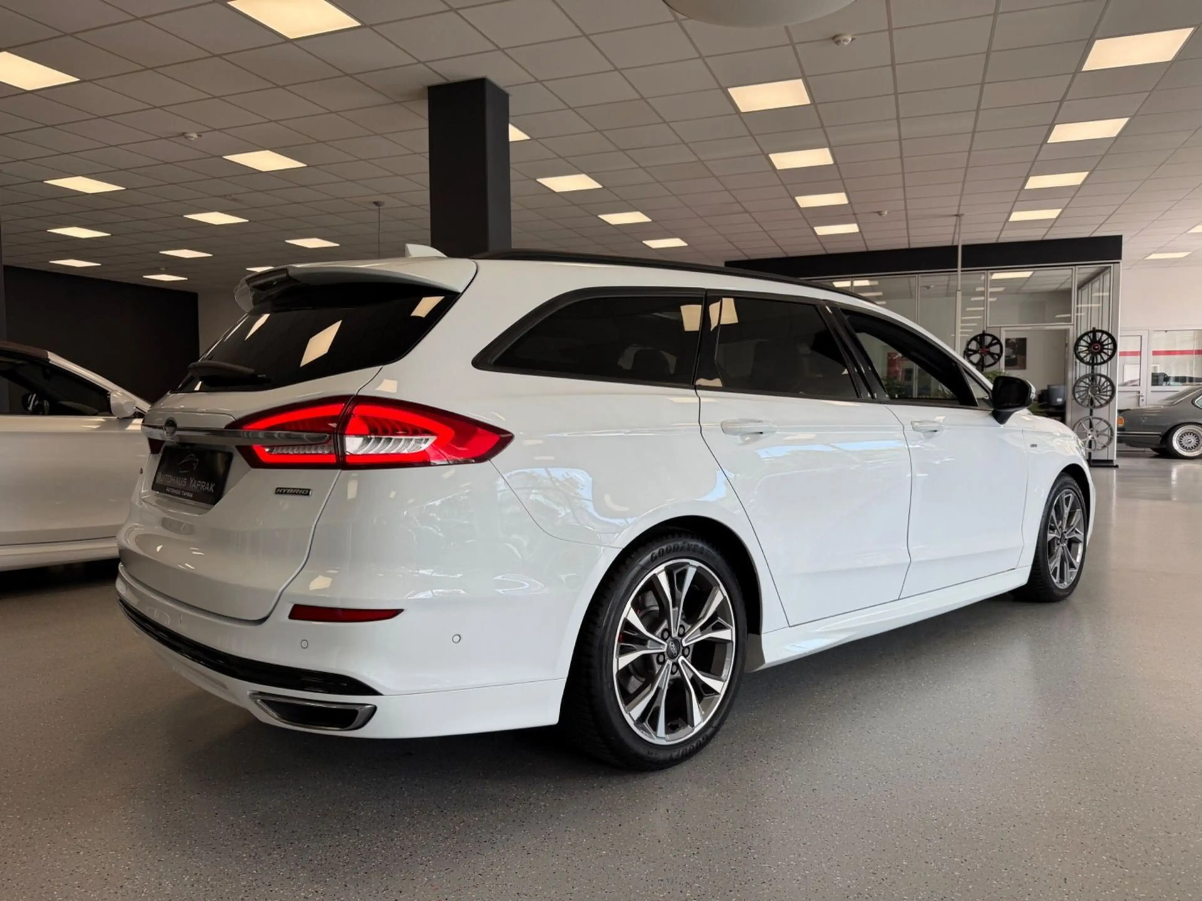 Ford Mondeo 2.0 Hybrid ST-Line|S.heft|Pano|Kam.|AHK — photo 11