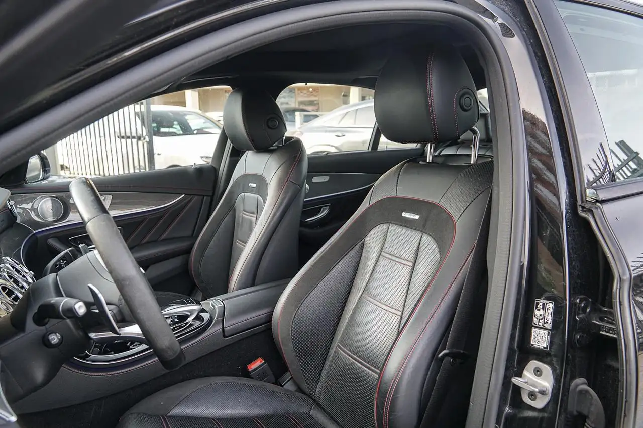 Mercedes-Benz E-Class fotografie Mercedes-Benz E-Class